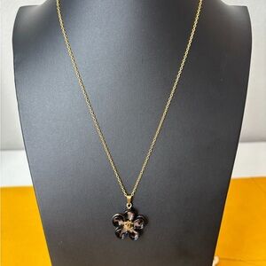 Elegant Gold and Animal Print Clover Pendant Necklace. NWOT